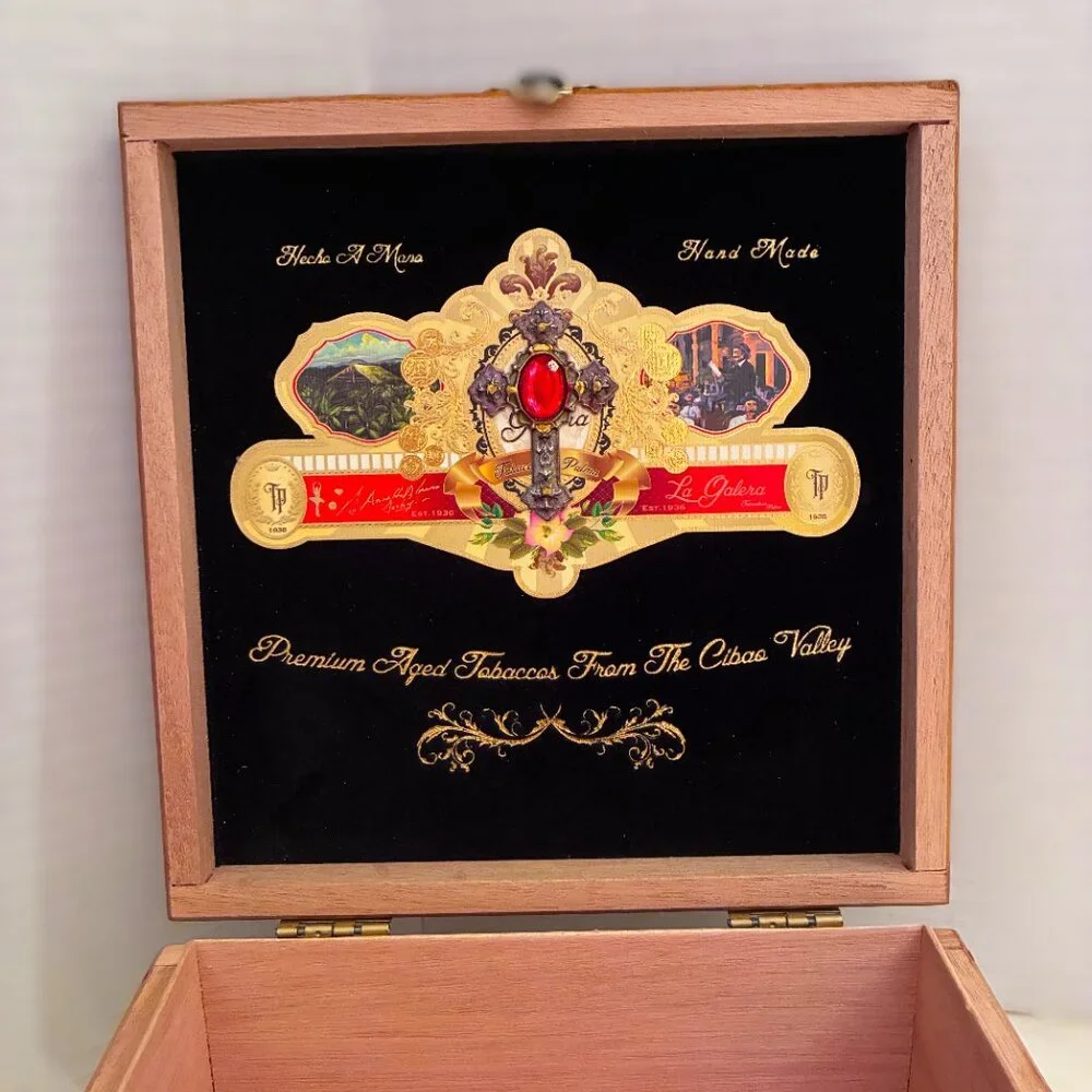 SUEÑOS de Saundra Upcycled, Le Galera Cigar Box, ARTFUL STORAGE